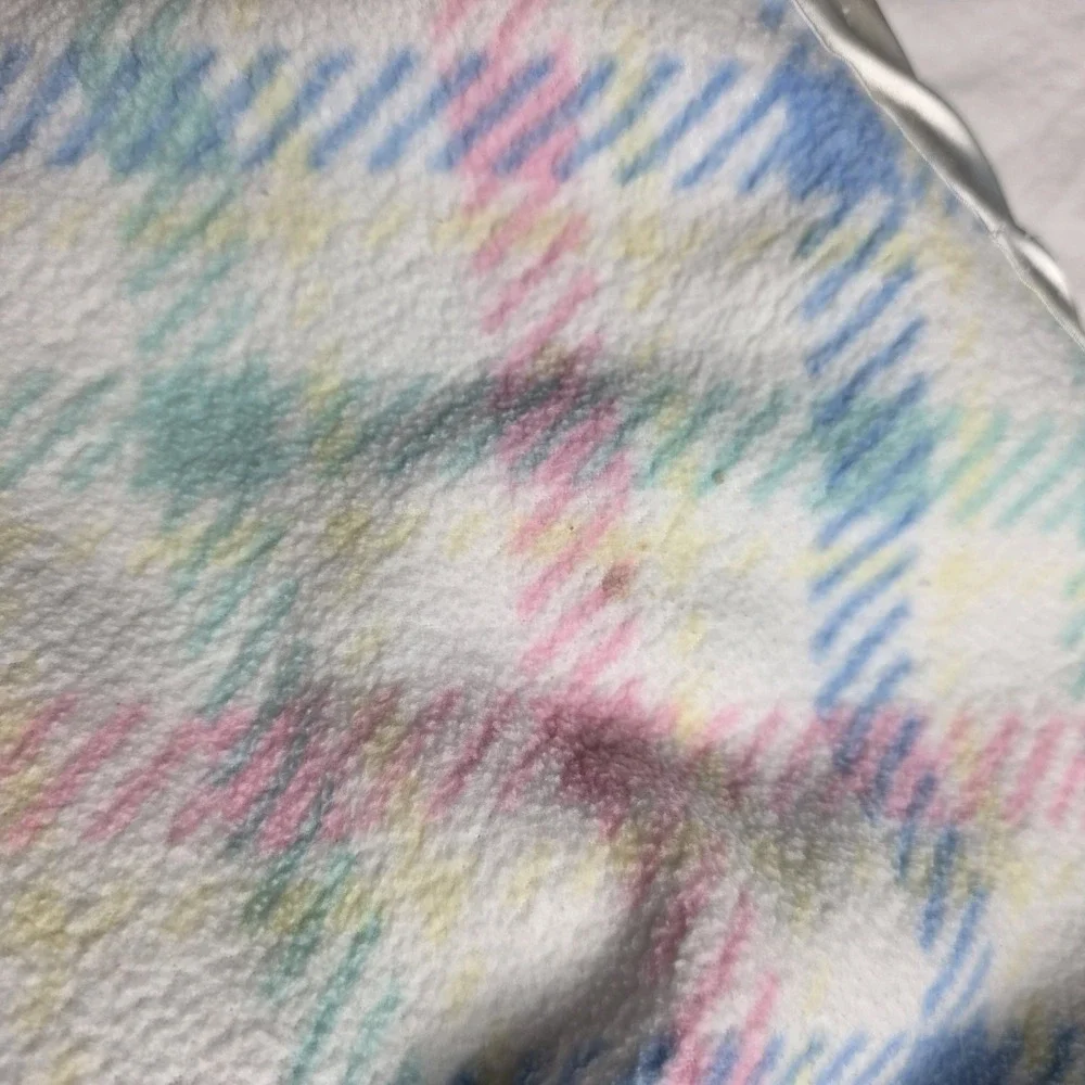 little wonders nursery fleece baby blanket satin trim pastal color